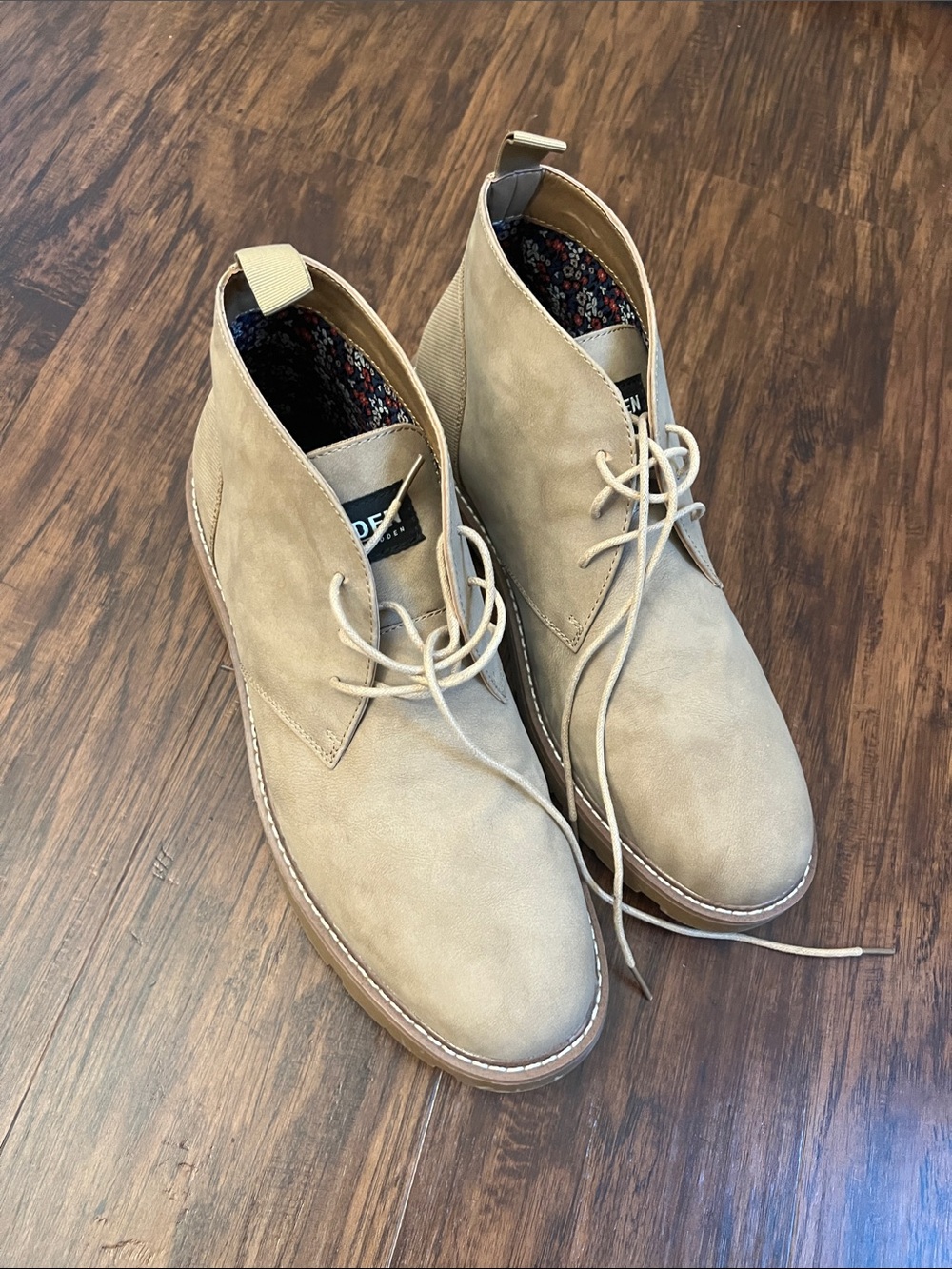 Madden - mens WORN ONCE FOR PHOTO SHOOT - beige suede - flower detail